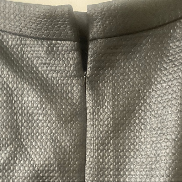 Elegant Black A-Line (Size 14) Fabric Enhanced A-Line Flared Skirt - Picture 7 of 11